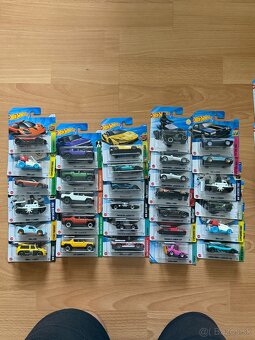 Hot wheels autíčka Mix - 5