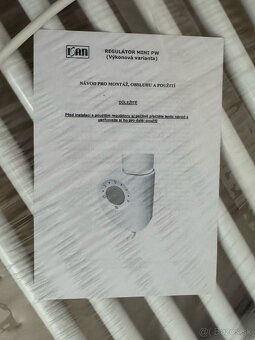 Elegantný radiátor ISAN + termostatická tyč PMH – nový set - 5
