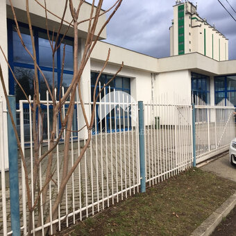 Reality KOMPLEX s.r.o. Vám ponúka do PRENÁJMU priestranné a - 5