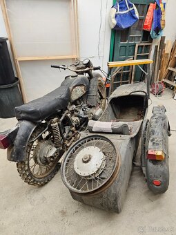 Predám Ural dnepr 650 - 5