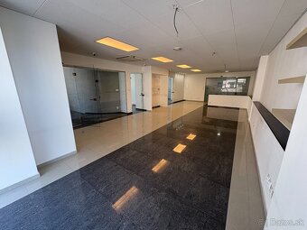 Exkluzívne obchodné priestory - 128 m2 - v centre mesta - 5