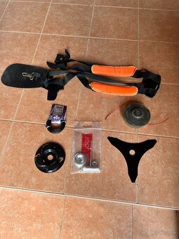 Krovinorez-vyžínač Demon RQ580 + príslušenstvo - 5