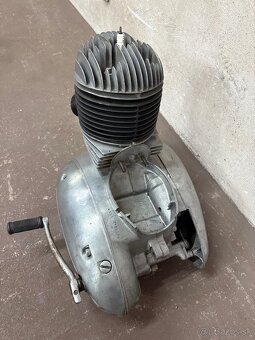 Predám motor 250/353 - 5