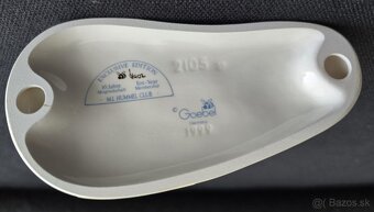 Goebel Hummel – „Summ, Summ... Miss Beehaving“ – Exkluzívna - 5