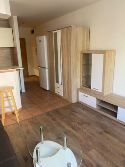 Garzónka – banisko DK - 5