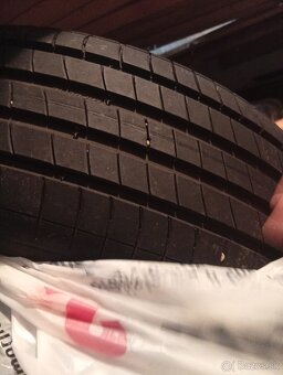Predám letné pneumatiky Michelin 165 55 r 15 - 5