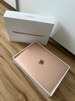 Predám Macbook AIR M1, 256GB, TOP STAV - 5