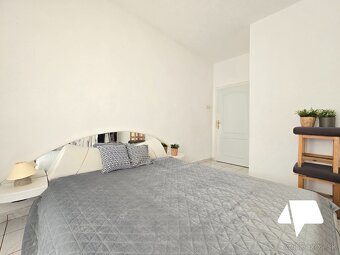 Predaj Podhájska- rodinný dom, 2 x chata a 4 x apartmán - 5