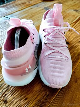 Bežecké topánky Under Armour veľkosť EUR 40, 25,5cm - 5