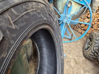 Pneu 320/85R24   12,4R24 - 5