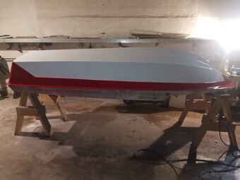 Predám motorový čln s novým lakom - 5