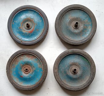 Starý kočík, kolieska, blatníky - 5