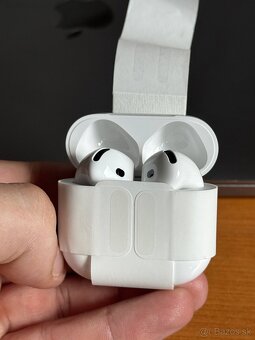 Apple AirPods 4 USB C - nové, rok záruka - 5