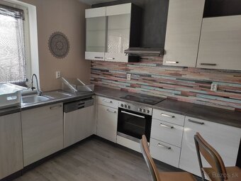 Predám kuchynskú linku zo spotrebičmi 2,7m x 2,95m Šenkvice - 5