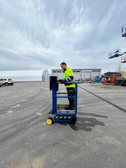 Pohyblivá zdvíhacia pracovná plošina ručná Peco Lift 3.5m - 5