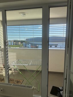 Dám do prenájmu 1.5 izbovy byt s balkónom a parkovacím miest - 5