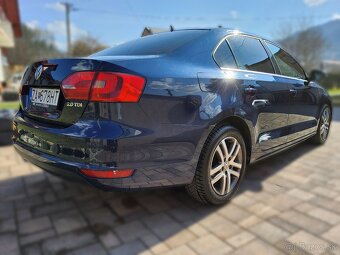 Volkswagen Jetta 2.0 TDI Highline 103kW - 5