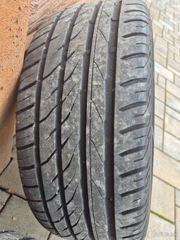 Kolesa 245/45 R19 - 5
