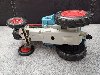Predám hracku zetor crystal 8011 - 5