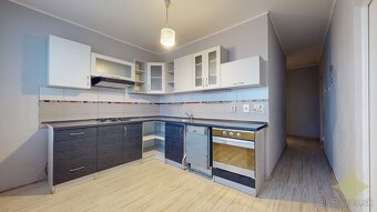 Na predaj 3 izbový byt v Lučenci na Rúbanisku III na 8/12 po - 5