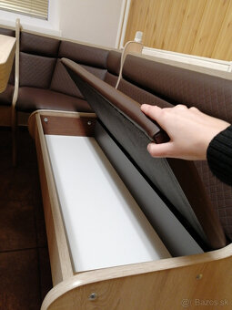 Na predaj jedálenský stôl s lavicou - 5