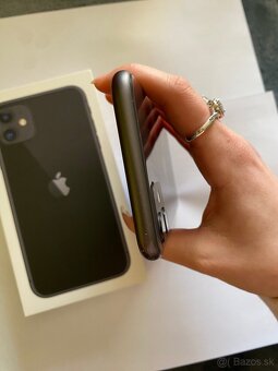 Apple iPhone 11 64GB - 5