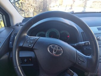 Toyota Corolla Verso - 5