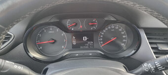 Opel Crossland  X 1,2 Benzín - 5