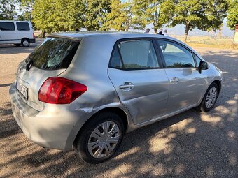 toyota auris - 5