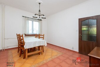 PRIESTRANNÝ RODINNÝ DOM V PERFEKTNEJ LOKALITE, SVÄTÝ JUR - 5