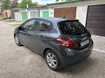 Predám Peugeot 208 2014 1.2 VTi - 5
