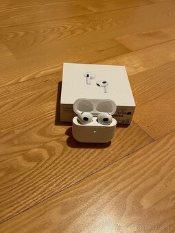 PREDÁM AIRPODS 3. GENERACIE - 5