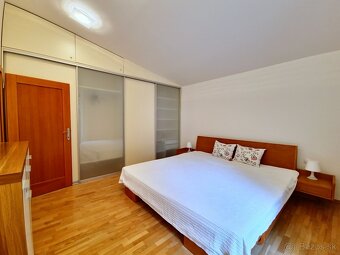 Rodinný dom Podhradová 250m2 v slepej ulici - 5