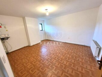 POLYFUNKČNÝ PRIESTOR V CENTRE – SALÓN, KANCELÁRIA,... - 5