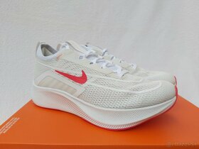 Dámské běžecké boty Nike Zoom Fly 4, vel. 39 (CT2392-006) - 5