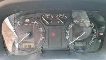 Škoda octavia 1. 1.6 benzín - 5