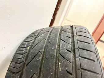 Letné pneu 225/35 r19 - 5
