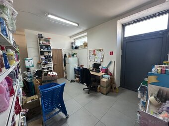 NA PRENÁJOM obchodný priestor na prízemí Nová Dubnica 100 m2 - 5