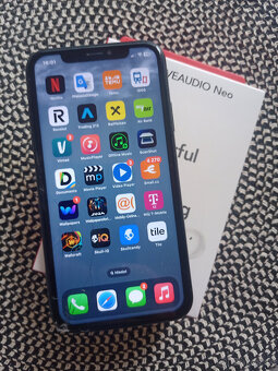 Apple iPhone XR 64GB - 5