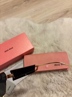 Miu Miu slnečné okuliare MU63WS - čierne (MM1) - 5