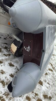 Čln Admiral 290 s kýlom - 5