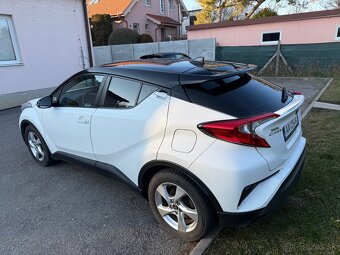 Predam Toyotu CHR 1,8Hybrid - 5