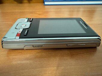 Sony Ericsson T715 - 5