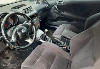 náhradné diely na: Alfa Romeo GT 1.9 Mjtd 110kw 150ps manuál - 5