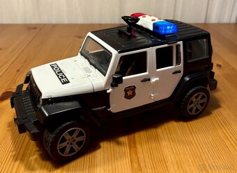 BRUDER 2526 Jeep Wrangler Police - 5