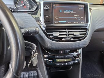 Peugeot 2008 1.2 - 5