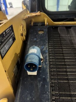 Caterpillar 226 B2 High Flow šmykový nakladač - 5