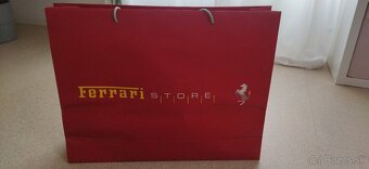 Vlajka, plagát, taška Ferrari - 5