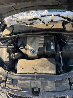 Rozpredám bmw e90 320d n47 automat - 5