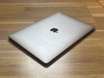 MacBook Air 13" Retina (2020) Space Gray - 5